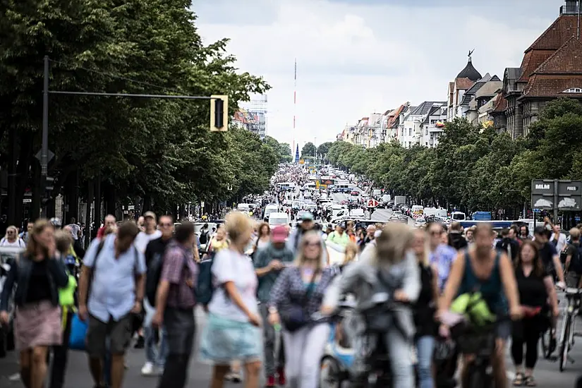 Man Dies After Being Detained By Berlin Police During Anti-Restrictions Demo