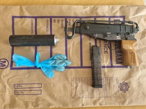 Two Men Arrested As Gardaí Seize Firearm And €2K Worth Of Heroin