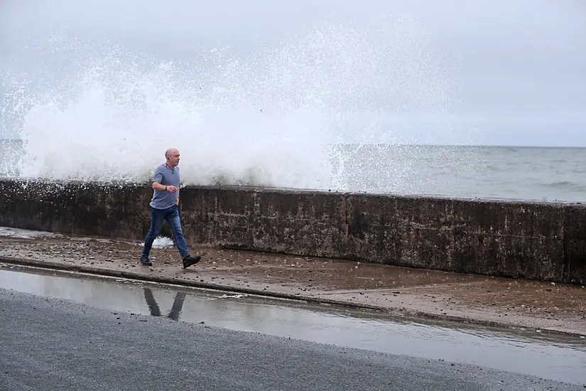 Met Éireann Issues Status-Yellow Rain And Wind Warnings For Five Counties