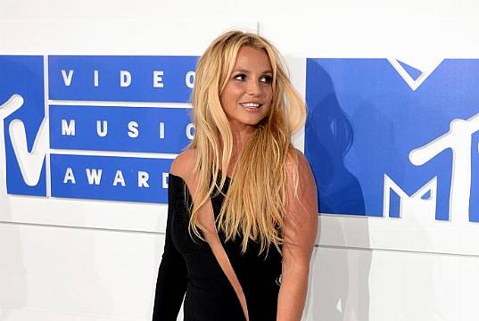 Britney Spears’s Father ‘Agrees To Step Down From Conservatorship’