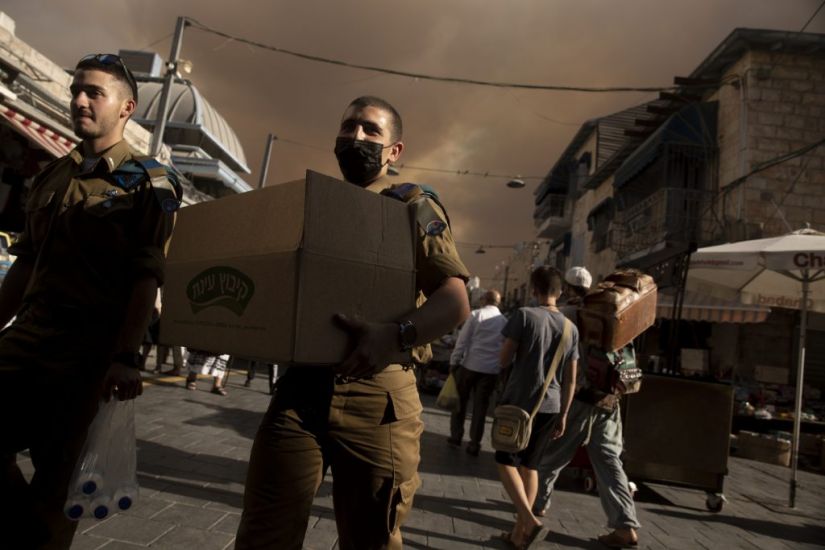 Hundreds Flee Homes As Israeli Firefighters Tackle Blazes Near Jerusalem