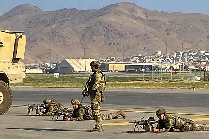 No Flights Leaving Kabul As Desperate People Crowd Tarmac