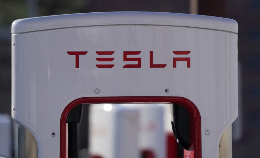 Us Government To Probe Tesla Autopilot System Over Emergency Vehicle Crashes