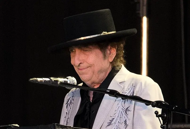 Bob Dylan Accused Of Molesting 12-Year-Old Girl In 1965