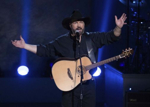Cancelling Sold-Out 2014 Gigs Like A 'Death In The Family', Says Garth Brooks