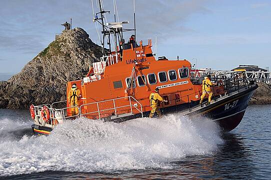 Rnli And Coast Guard Rescue 40 People From Stranded Boat In Galway Lake