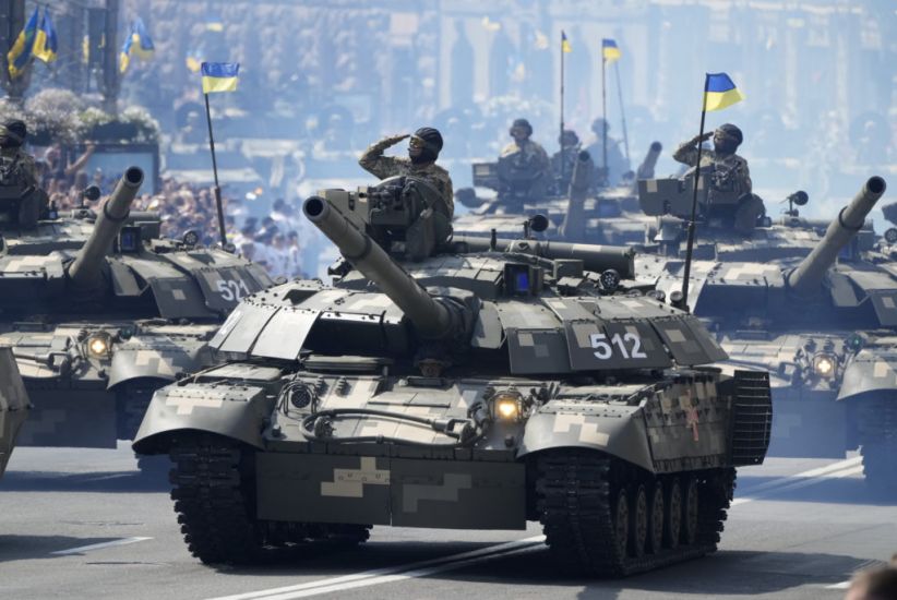 Ukraine Leader Stresses Nato And Eu Ties At Independence Day Parade