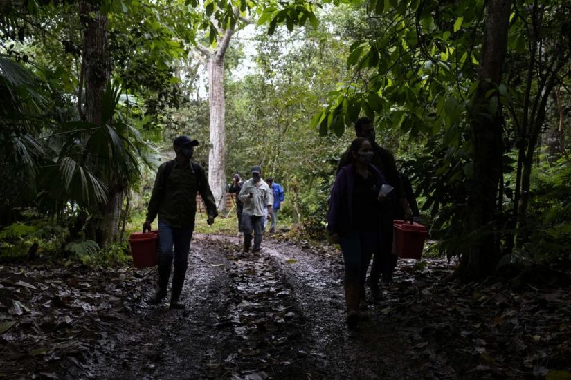 Local Citizen Scientists Map Genetics Of Darwin’s Galapagos