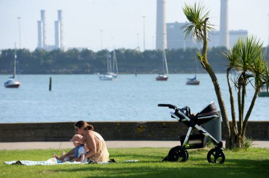 Temperatures To Hit 27 Degrees Today As Ireland’s Warm Start To September Continues