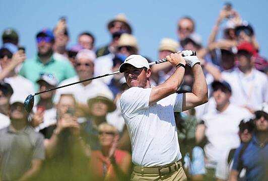 Rory Mcilroy Takes Early Share Of Lead At Second Fedex Cup Play-Off Event