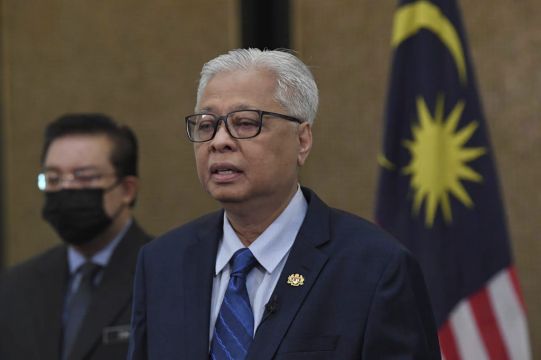Malaysia’s New Premier Misses Swearing-In Of Cabinet After Covid Contact