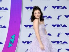Lorde Explains Why She Pulled Out Of Mtv Vmas Performance