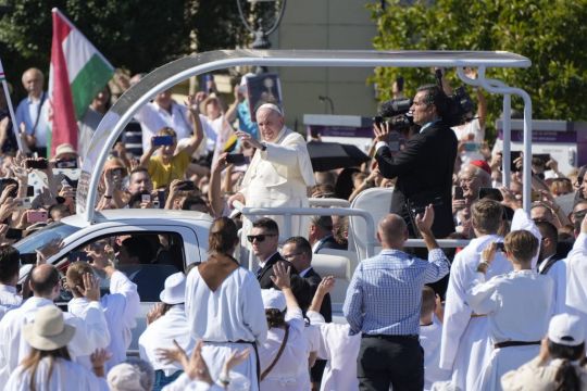 Pope Francis Meets Hungarian Pm Viktor Orban During Brief Budapest Trip