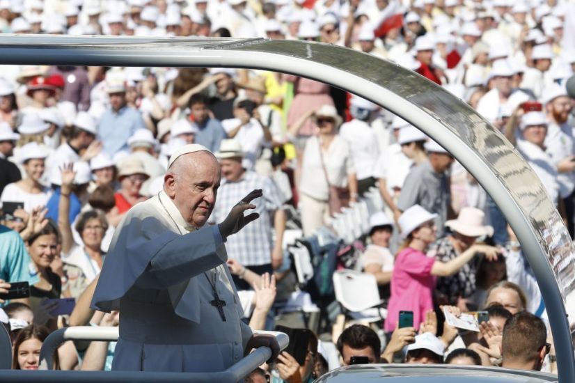 Pope Urges Hungary To ‘Extend Its Arms Towards Everyone’