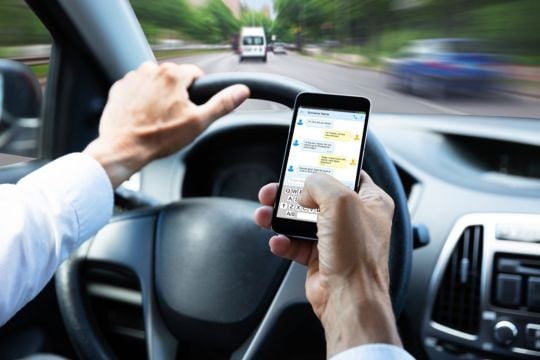 Almost One In Four Drivers Check Phone Notifications While Driving