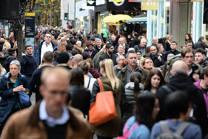 Number Of Eu Nationals Living In Uk Falls 200,000 In A Year