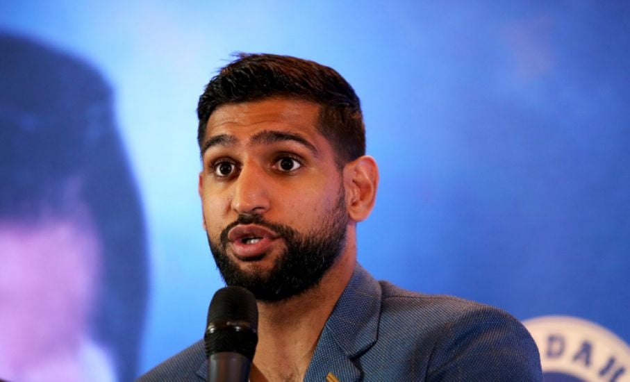 Amir Khan Claims Us Police Escorted Him Off Flight For 'No Reason'
