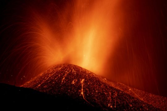 La Palma Volcano Roars Back To Life As Lava Nears The Sea
