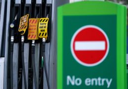 Uk Fuel Crisis: Call For Priority Access To Supplies For School Teachers