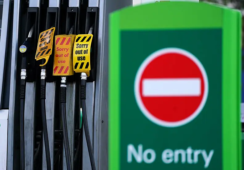 Uk Fuel Crisis: Call For Priority Access To Supplies For School Teachers