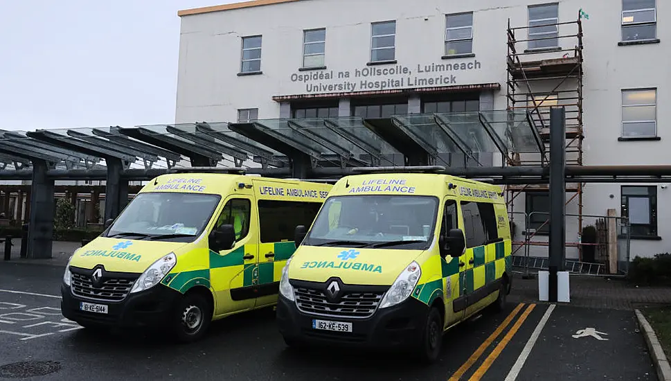 Limerick Hospital Investigating After 15 Ambulances Left Queueing Outside Overcrowded Ed