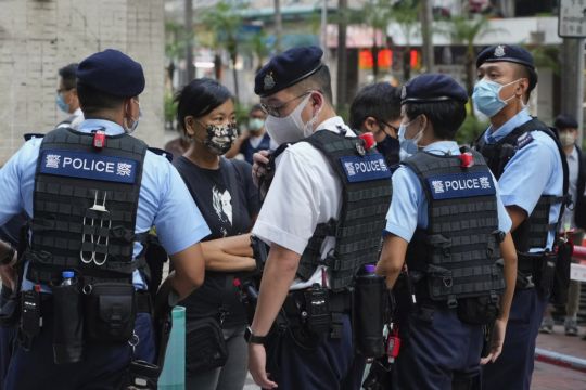 Hong Kong Police Stop Four-Person Democracy Protest On China’s National Day