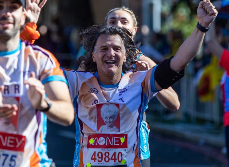 Scott Mitchell Runs London Marathon Wearing Tribute To Late Wife Barbara Windsor