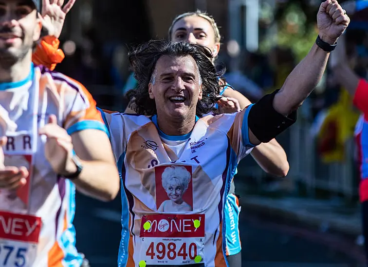 Scott Mitchell Runs London Marathon Wearing Tribute To Late Wife Barbara Windsor