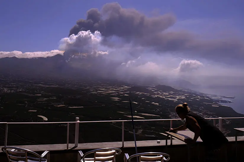 La Palma Volcano Roars Again, Spewing Thicker Lava