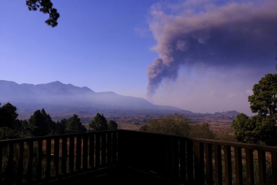 Spanish Volcano Eruption Shuts La Palma Airport Again