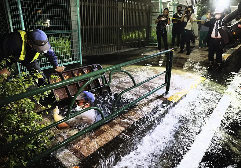 32 Injured In Tokyo After 5.9-Magnitude Quake Halts Trains