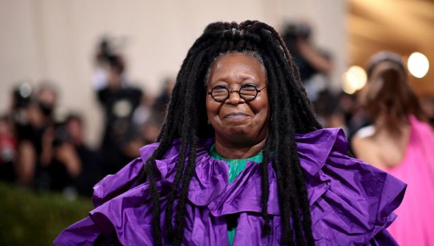 Us Tv Star Apologises To Whoopi Goldberg For On-Air Joke About Her Weight