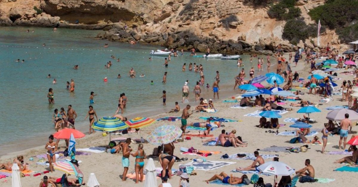Протести срещу масовия туризъм ще се проведат в Майорка и Ибиса по време на празничния сезон