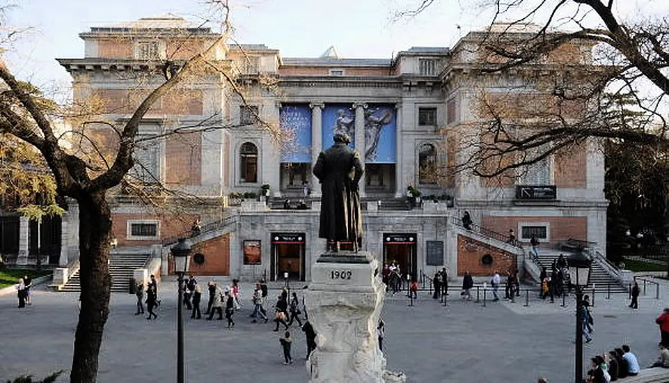 Spanish Poisoning Survivors Threaten Suicide Inside Madrid Art Gallery