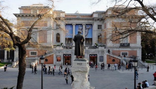 Spanish Poisoning Survivors Threaten Suicide Inside Madrid Art Gallery