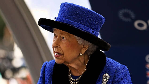 Political Leaders Wish Queen Elizabeth Well After Northern Ireland Visit Cancelled