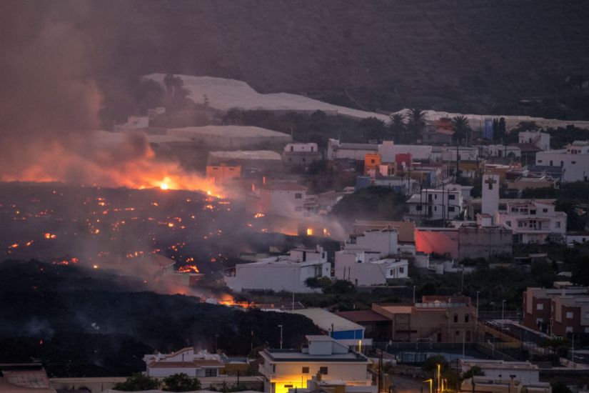 Hundreds More Evacuated As Volcano Lava Moves Further Into La Palma Town