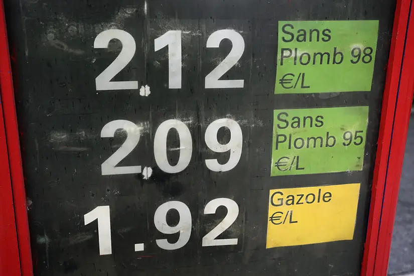 One-Off Payment To Help 36 Million French Motorists Hit By Rising Fuel Prices