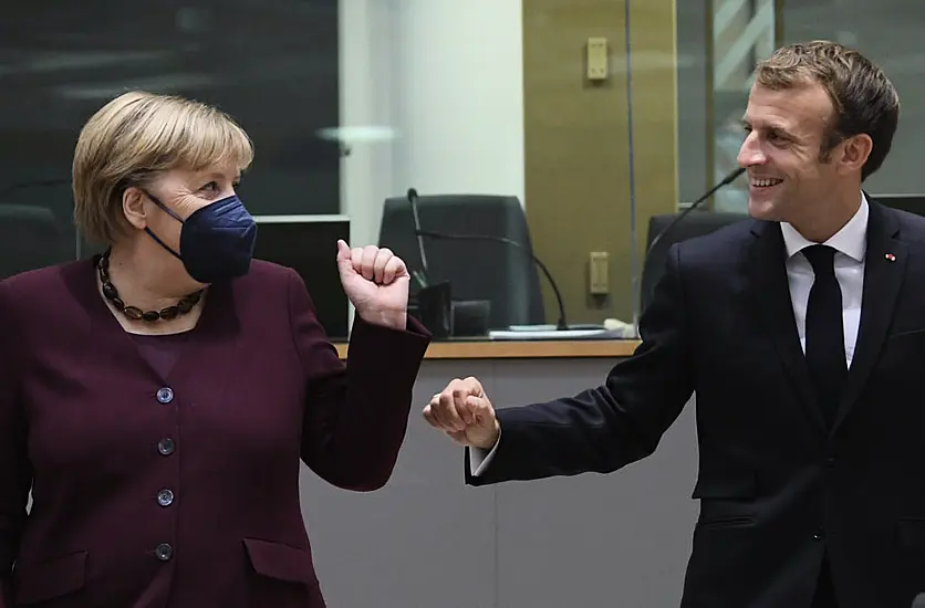 Eu Leaders Give Merkel Big Send-Off