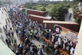 Islamists Suspend March Under Agreement With Pakistan Government