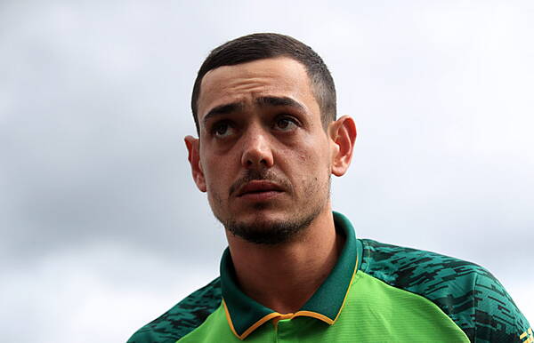 Kildare Nationalist — South Africa's Quinton De Kock apologises after refusing to take the knee - Vimarsana News