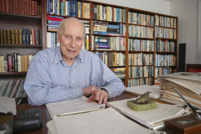 Man Earns Phd And Fulfils Dream Of Being Physicist – Aged 89