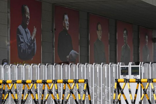 Chinese Leaders Issue Official History To Elevate President Xi Jinping