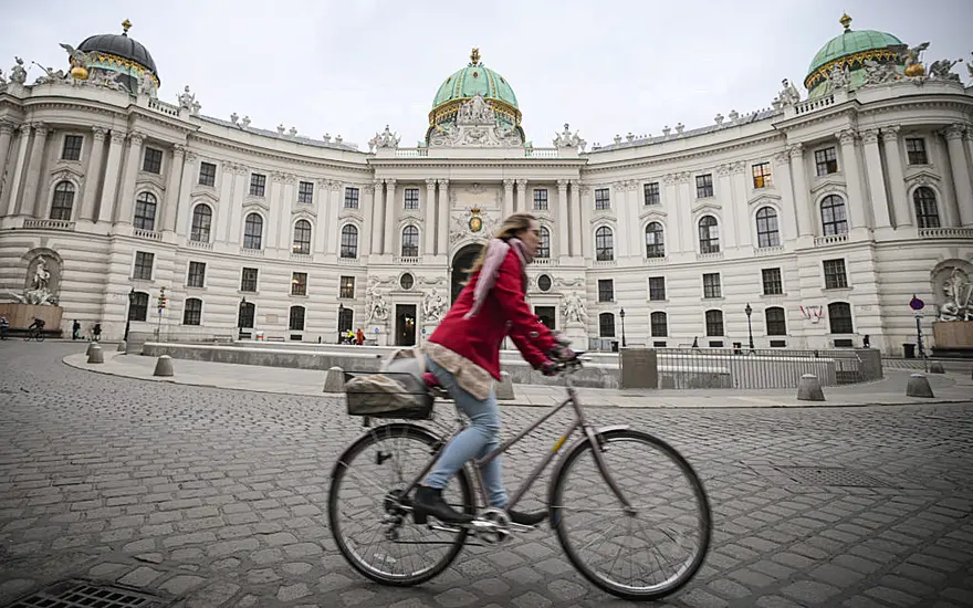 Austrian Lockdown Dampens Holiday Mood To Contain Virus