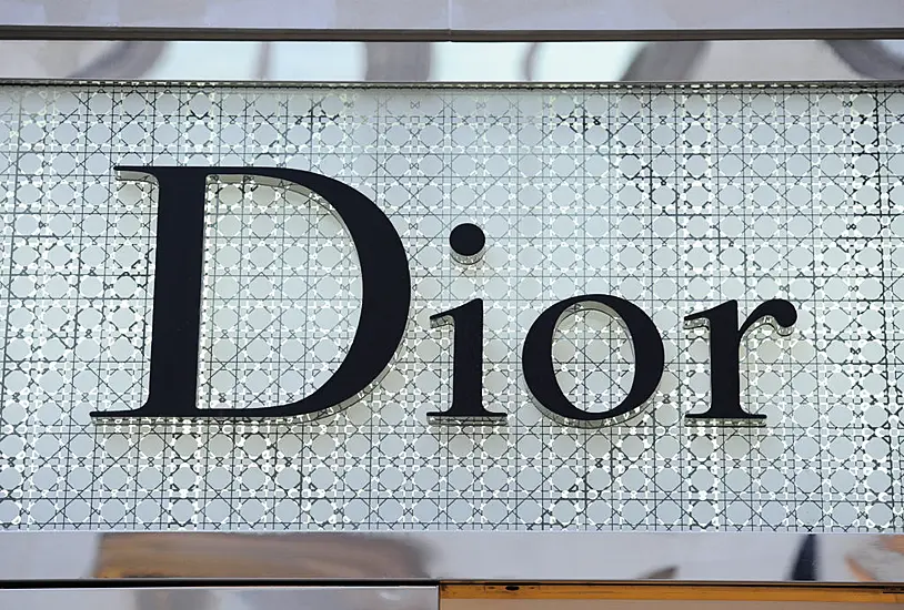 Chinese Photographer Apologises Over ‘Insulting’ Images As Dior Pulls Picture