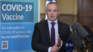 Hse Chief Calls On 700,000 People Who Are Eligible For A Booster Jab To Get One