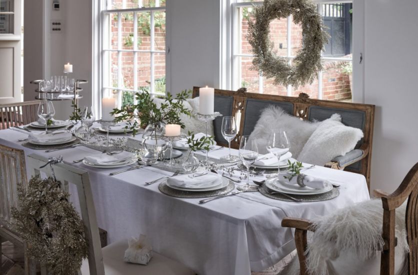 The Christmas Table: How To Style It To Perfection Like A Pro