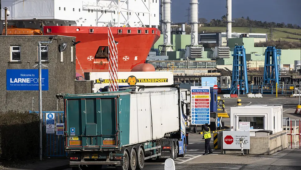 Edwin Poots Blasts ‘Illogical’ Checks On Food Travelling From Britain To Ni