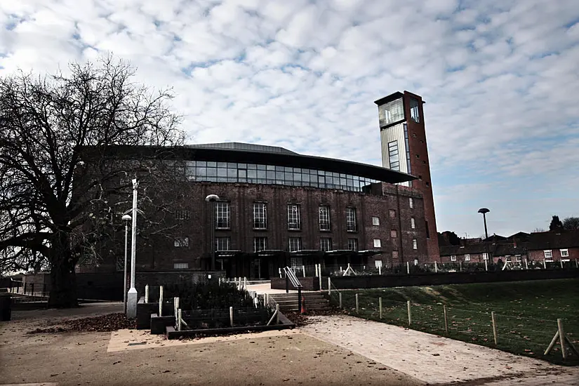 Royal Shakespeare Company Brings Back Mandatory Face Coverings For Audiences