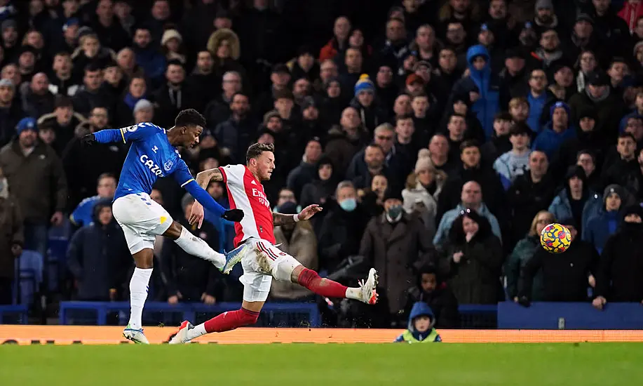 Demarai Gray Seals Everton Win Over Arsenal To Ease Pressure On Rafael Benitez